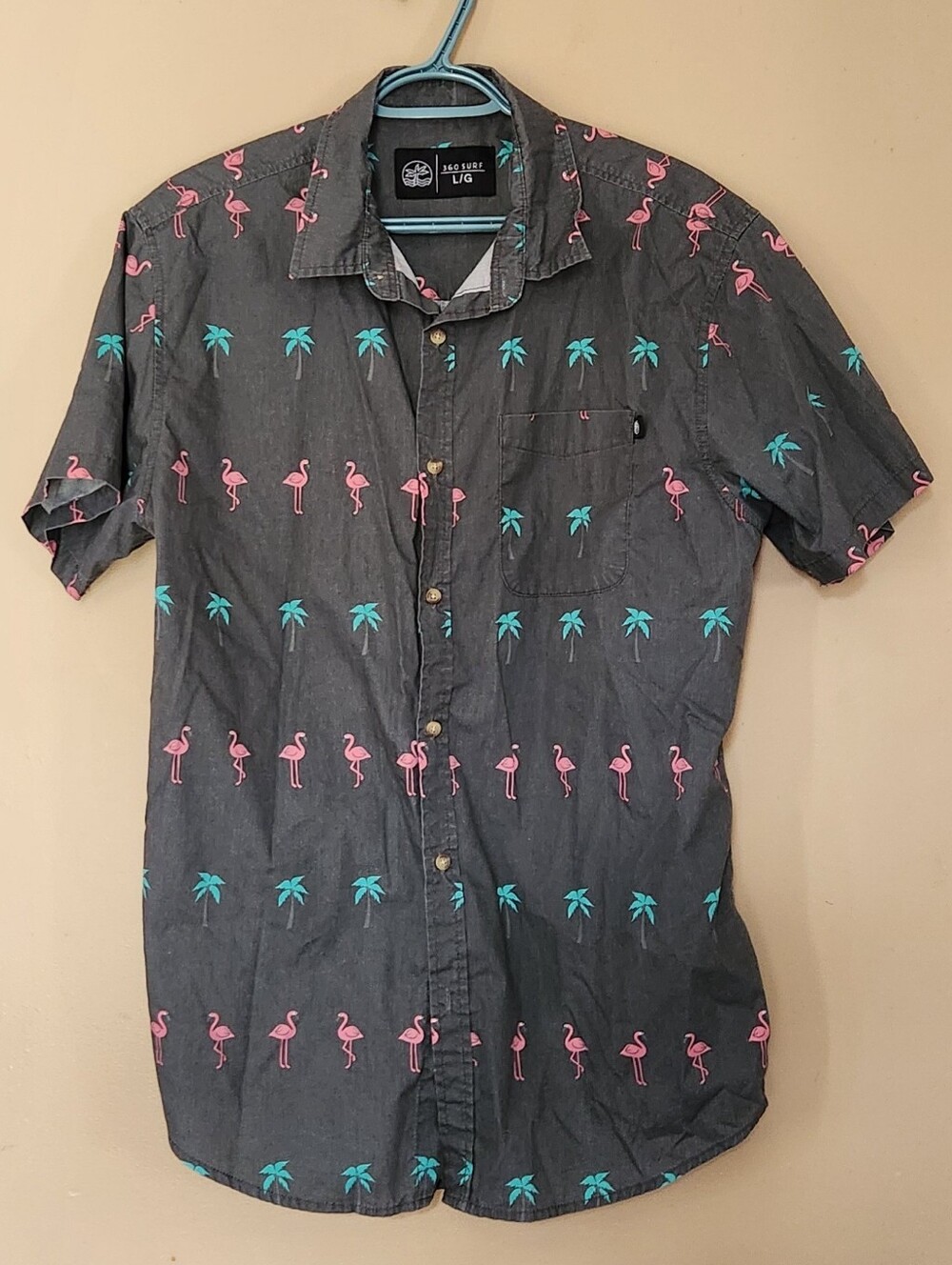 360 Surf Mens Grey Button-down Short Sleeves Pink Flamingos Green Palm Trees L